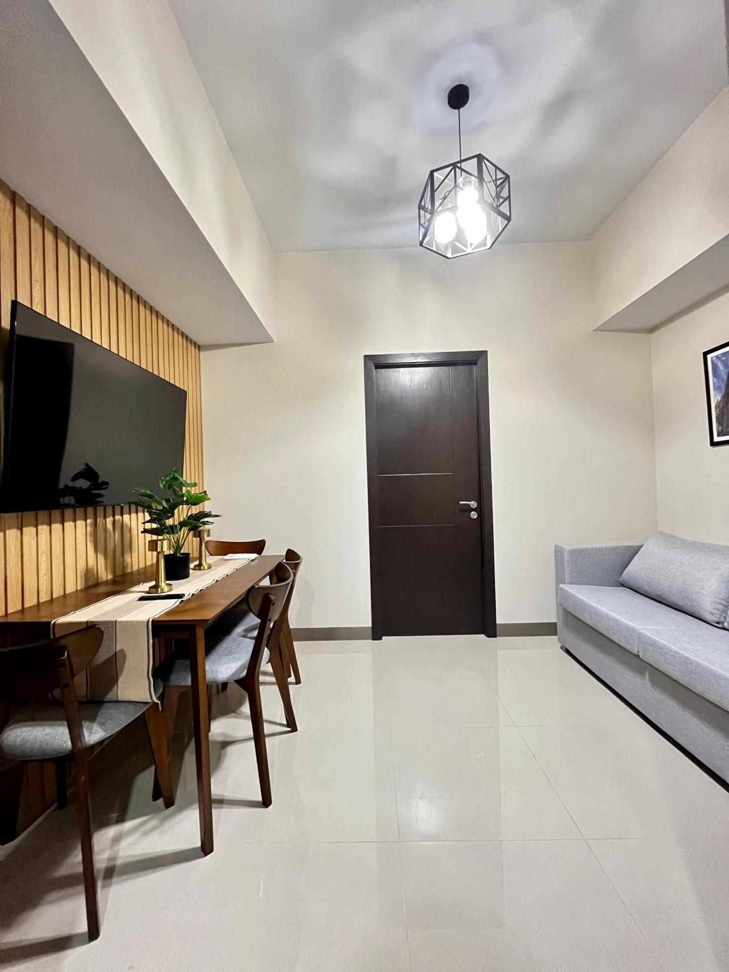 Park Mckinley West Bgc Apartment 따구익 외부 사진