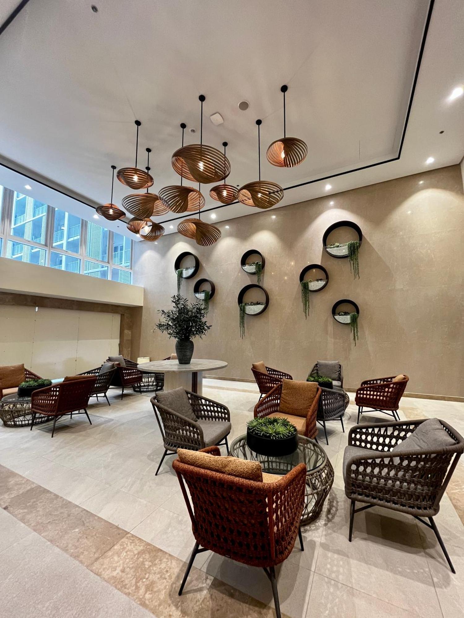 Park Mckinley West Bgc Apartment 따구익 외부 사진